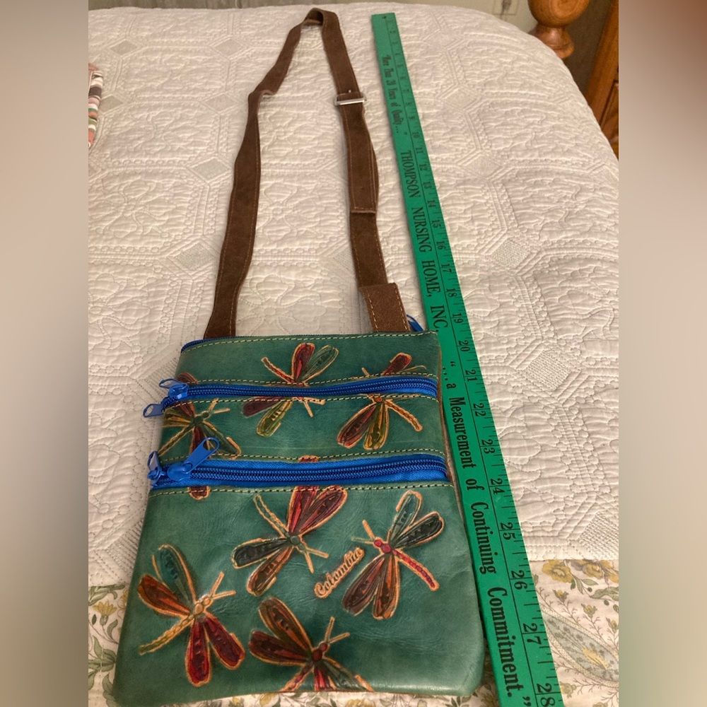 Hand-painted Leather Crossbody Bag from the Brand Colombitas Dragonfly Design - Picture 8 of 8